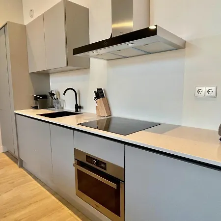 Fantastic 1 Bedroom Serviced 64m2 -mnl F-
